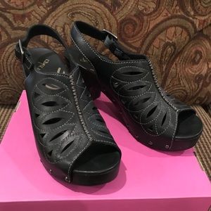 Size 37/7 Dansko Rowena